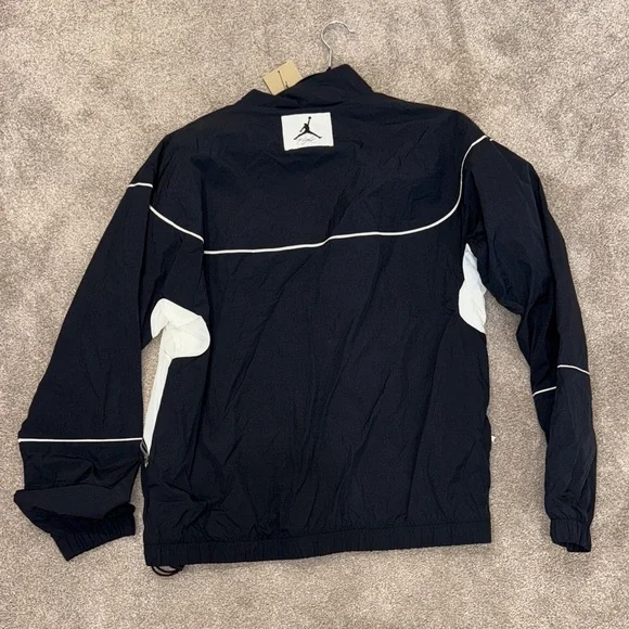 NWT Air Jordan Windbreaker - Picture 2 of 3